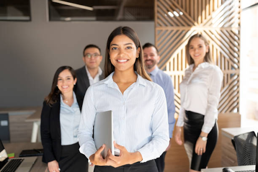 Navigating the Transition from Accounting Intern to Full-Time Professional: 6 Strategies for Success